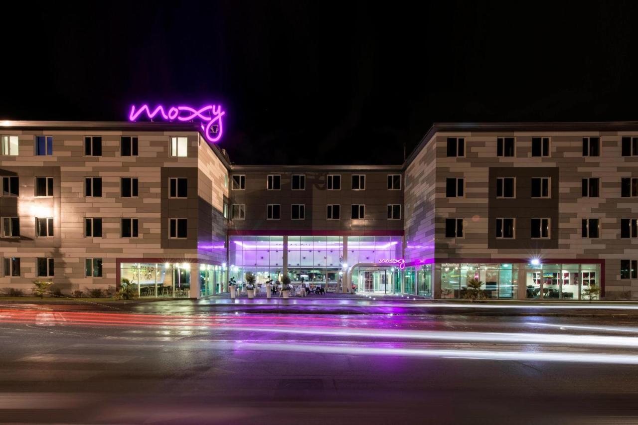 Hotel Moxy Milan Malpensa Airport Case Nuove  Exteriér fotografie