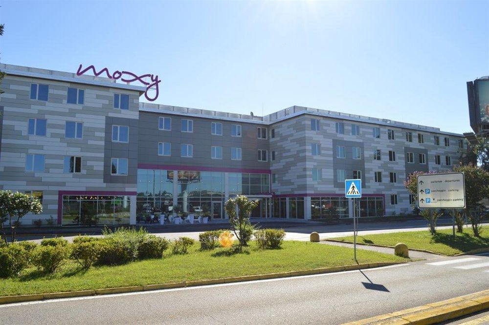 Hotel Moxy Milan Malpensa Airport Case Nuove  Exteriér fotografie